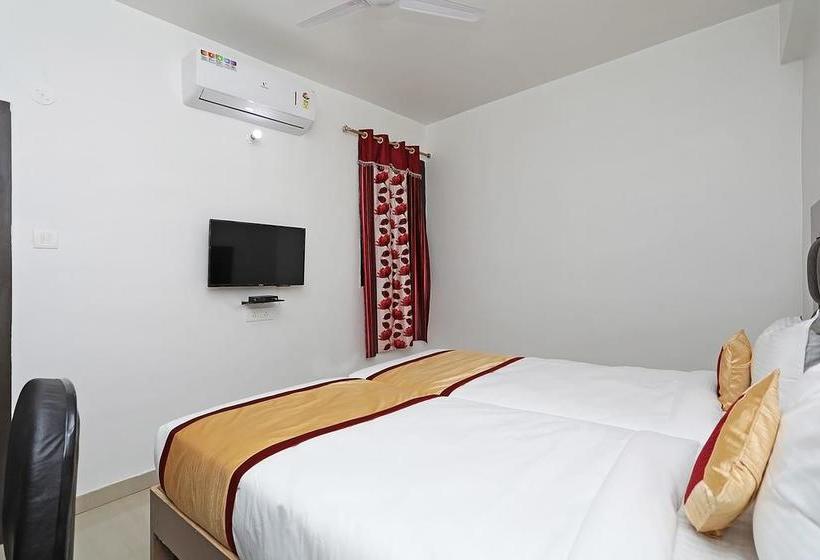 Oyo Rooms 170 Hotel Galaxy 11