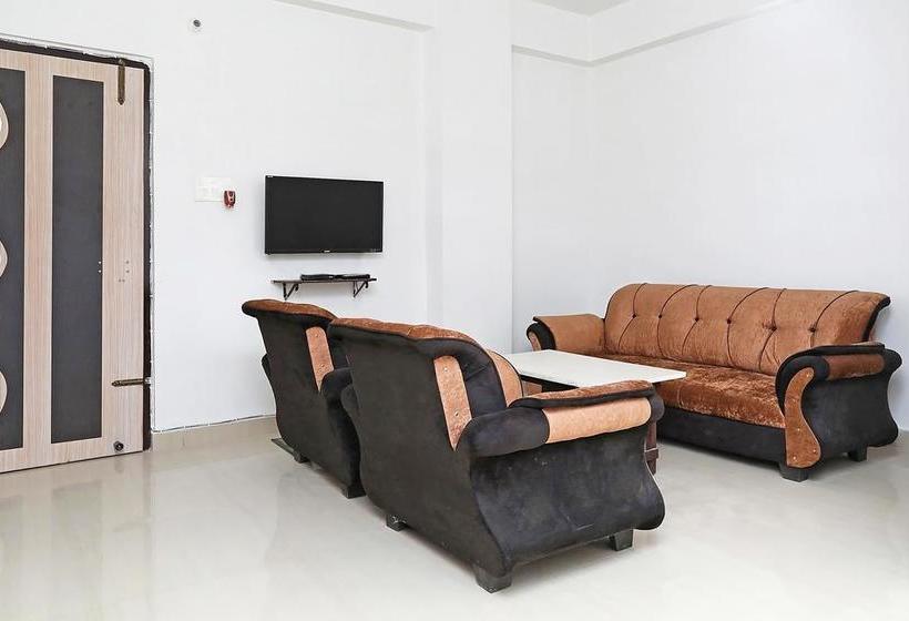 Oyo Rooms 170 Hotel Galaxy 15