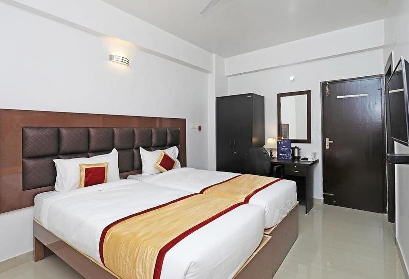 Oyo Rooms 170 Hotel Galaxy 6