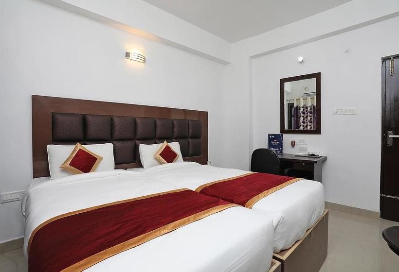 Oyo Rooms 170 Hotel Galaxy 7