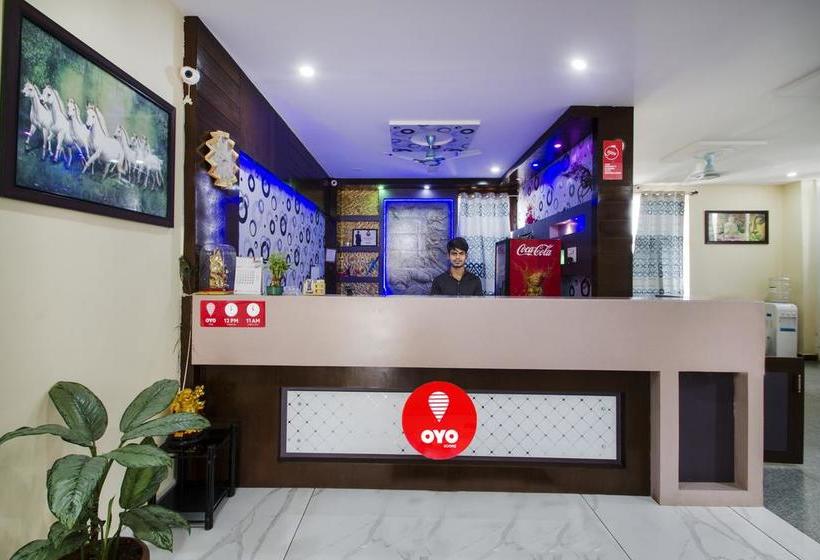 Hotel Oyo 7627 Royal Plaza 14