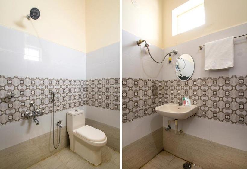 Hotel Oyo 7627 Royal Plaza 16