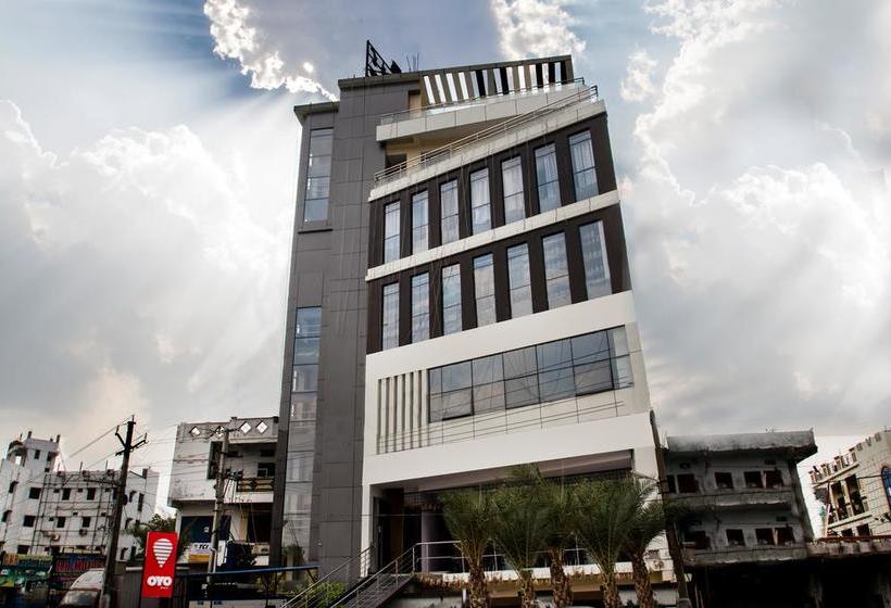 Hotel Oyo 7627 Royal Plaza 18