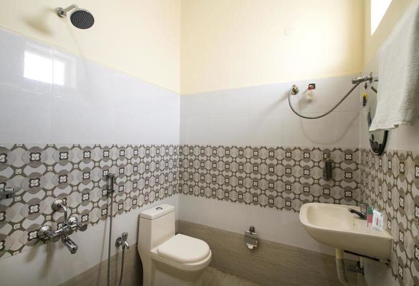 Hotel Oyo 7627 Royal Plaza 7