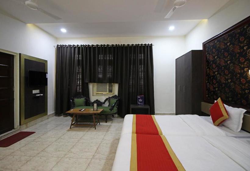 Oyo 7880 Hotel Navrang 17