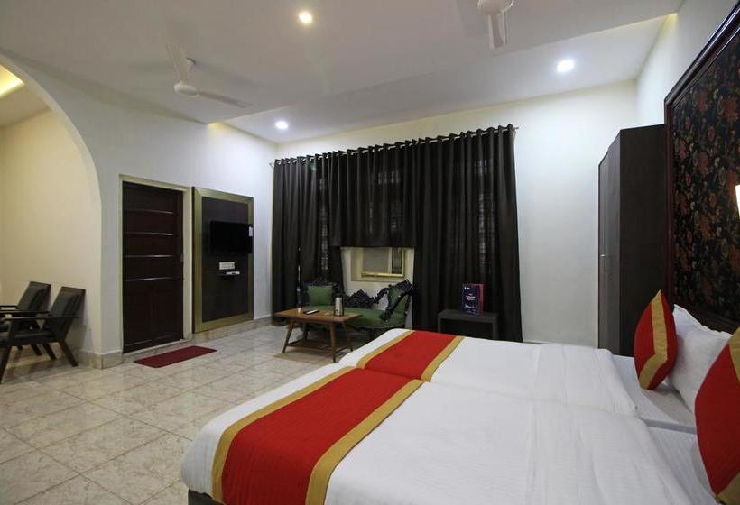 Oyo 7880 Hotel Navrang 18