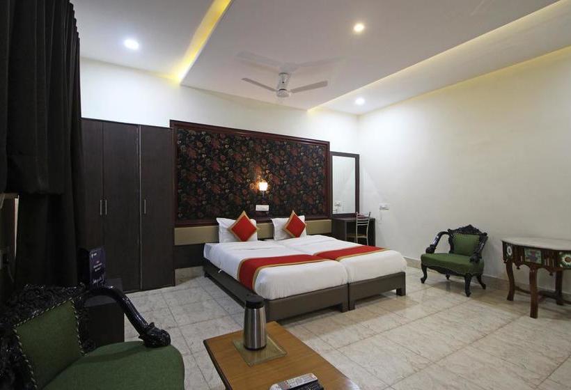 Oyo 7880 Hotel Navrang 2