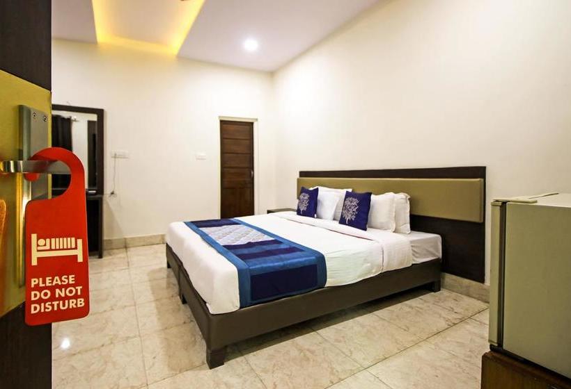 Oyo 7880 Hotel Navrang 3