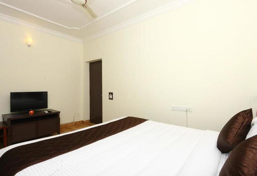 Hotel Oyo 2961 Virugambakkam 11