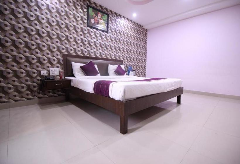 Oyo 8177 Hotel Silver Oak 12