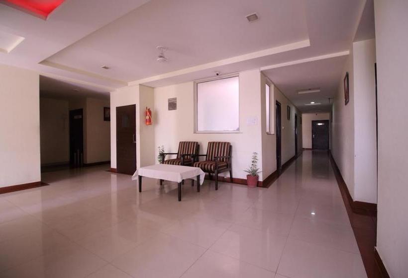 Oyo 8177 Hotel Silver Oak 13