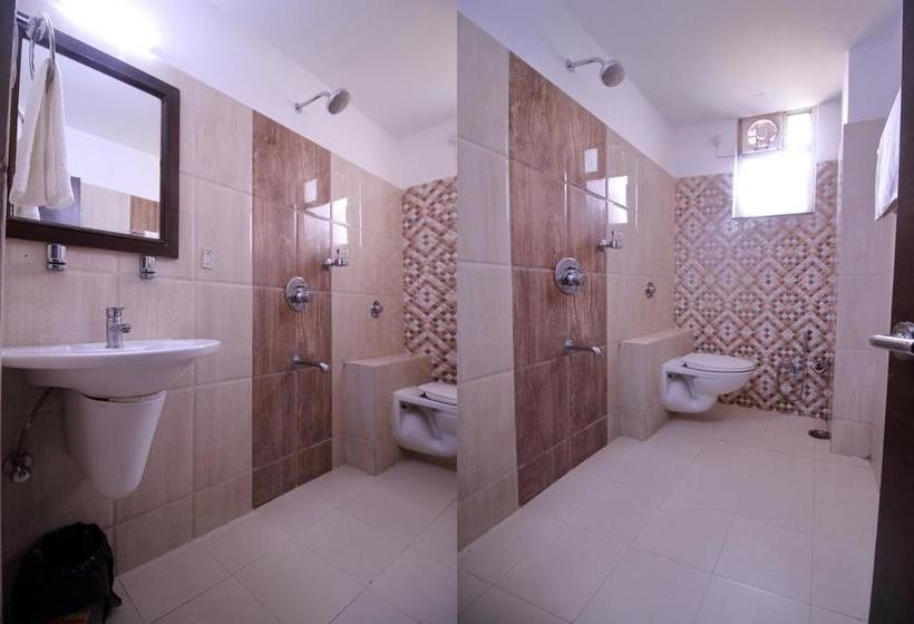 Oyo 8177 Hotel Silver Oak 2