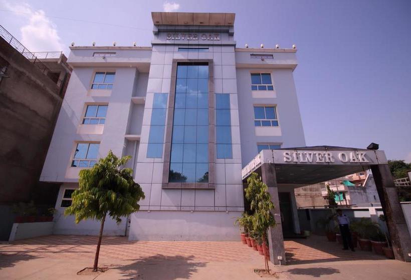 Oyo 8177 Hotel Silver Oak 7