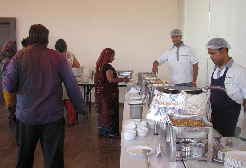 Resort Plush Retreat 11