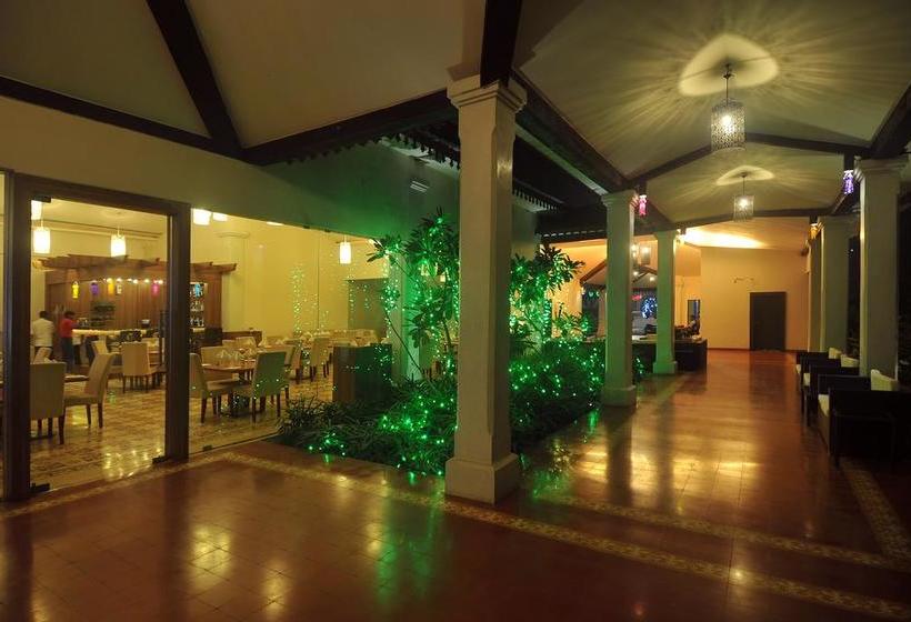 Resort Plush Retreat 12