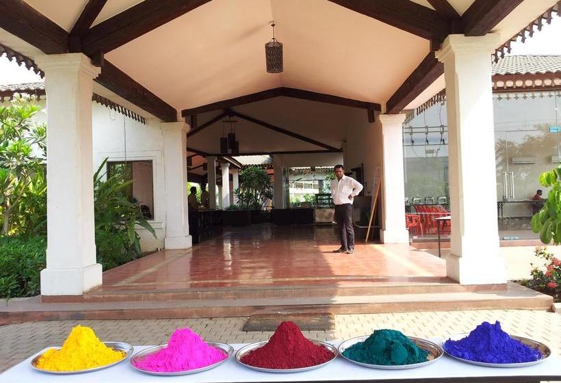 Resort Plush Retreat 16