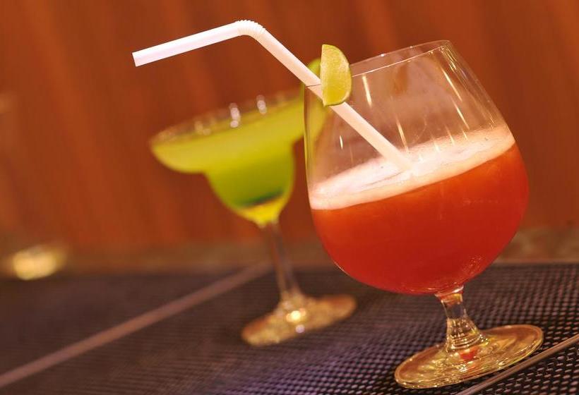 Resort Plush Retreat 5