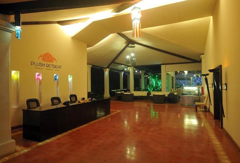 Resort Plush Retreat 7