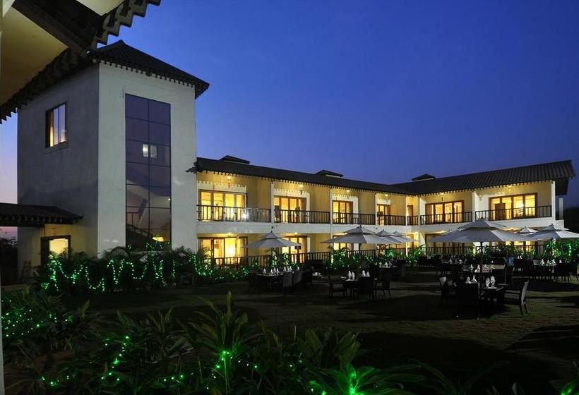 Resort Plush Retreat 9