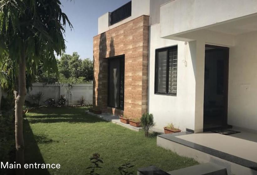 Bed and Breakfast Peacock Villa Gujarat