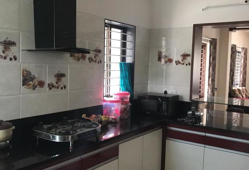 Bed and Breakfast Peacock Villa 2