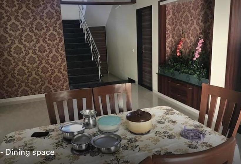 Bed and Breakfast Peacock Villa 3