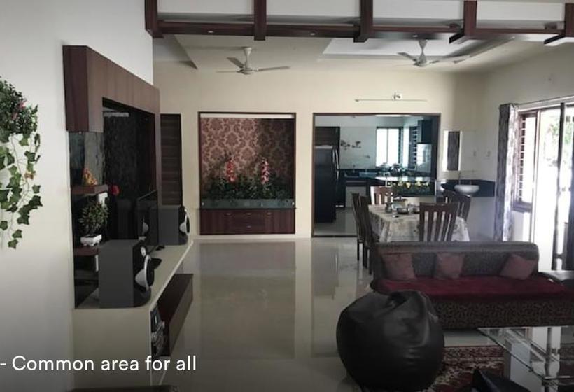 Bed and Breakfast Peacock Villa 4