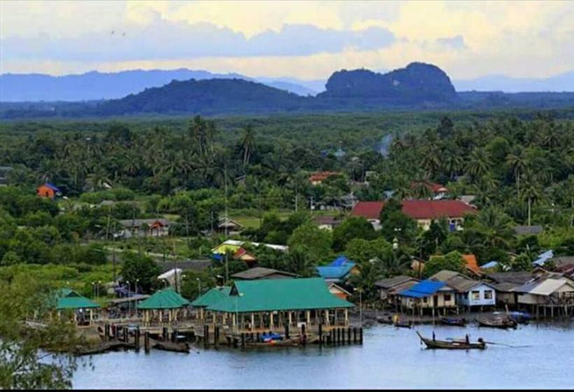 Nisarine Hostel @koh Klang 7