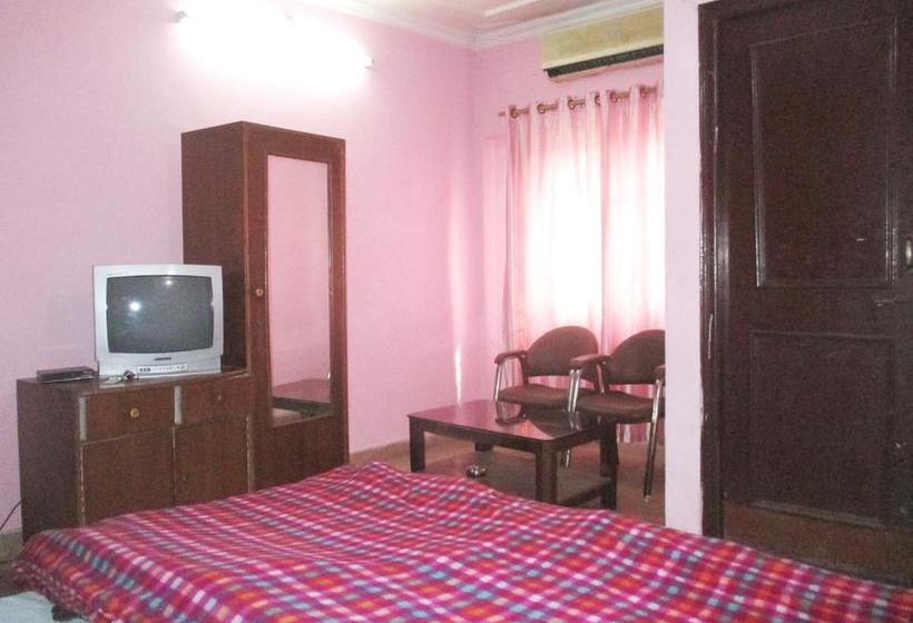 Hotel Shiv Palace 14