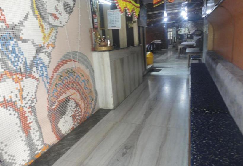 Hotel Walnut Grove 13