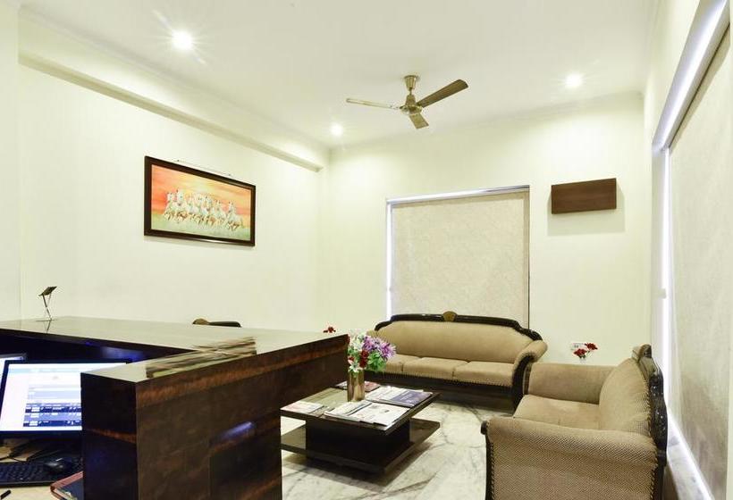 Hotel Treebo Golden Gate Residency 1