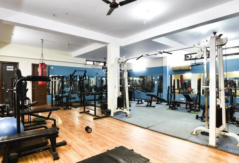 Hotel Treebo Golden Gate Residency 10