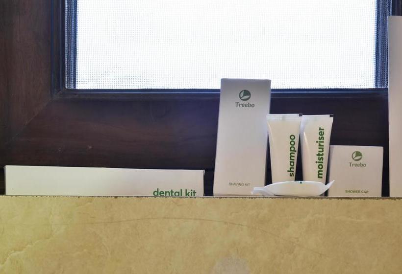 Hotel Treebo Golden Gate Residency 12