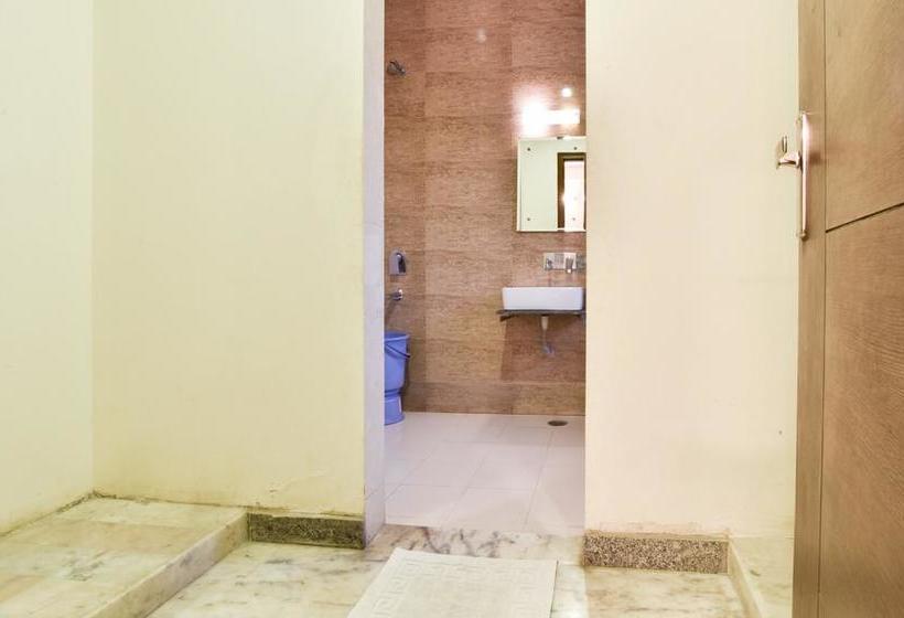 Hotel Treebo Golden Gate Residency 14