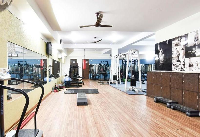 Hotel Treebo Golden Gate Residency 3