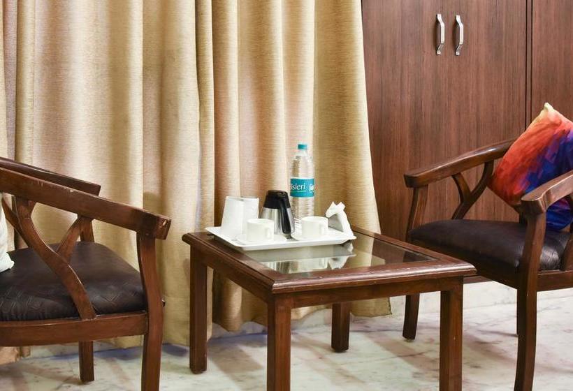 Hotel Treebo Golden Gate Residency 4