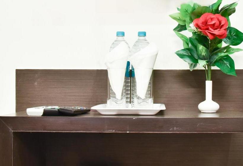 Hotel Treebo Golden Gate Residency 5