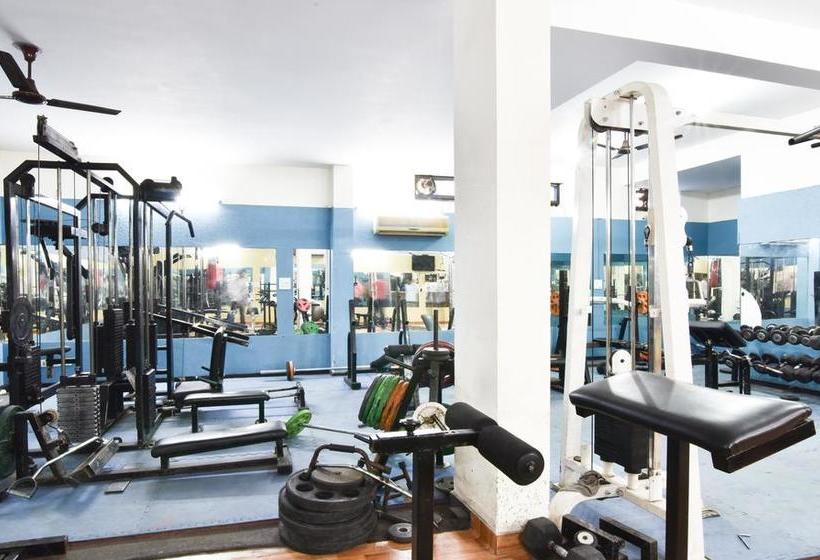 Hotel Treebo Golden Gate Residency 7