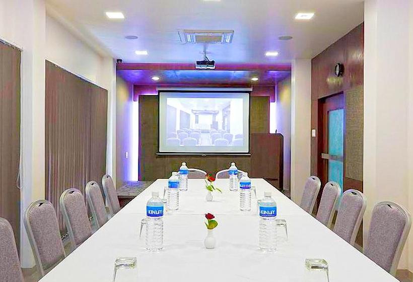 Hotel Skylark Business 12