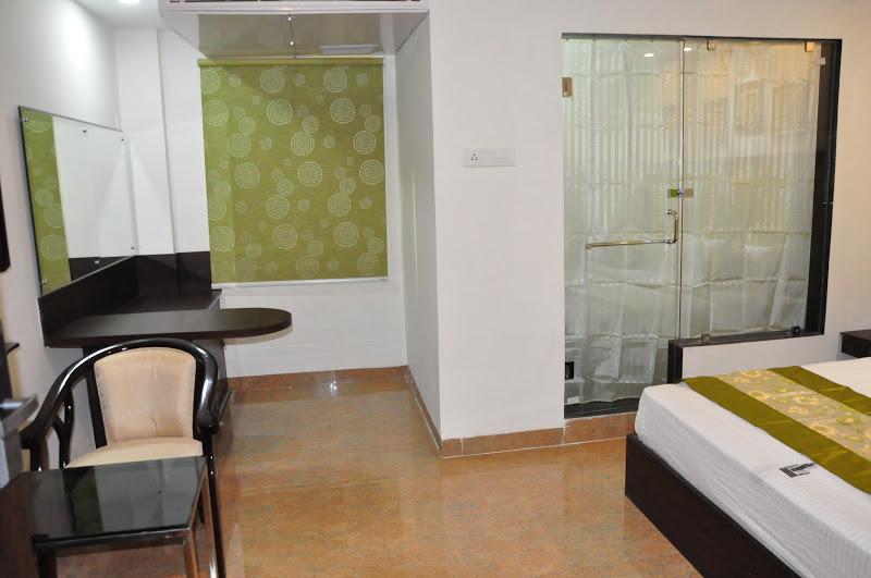 New Hotel Executive Inn 18