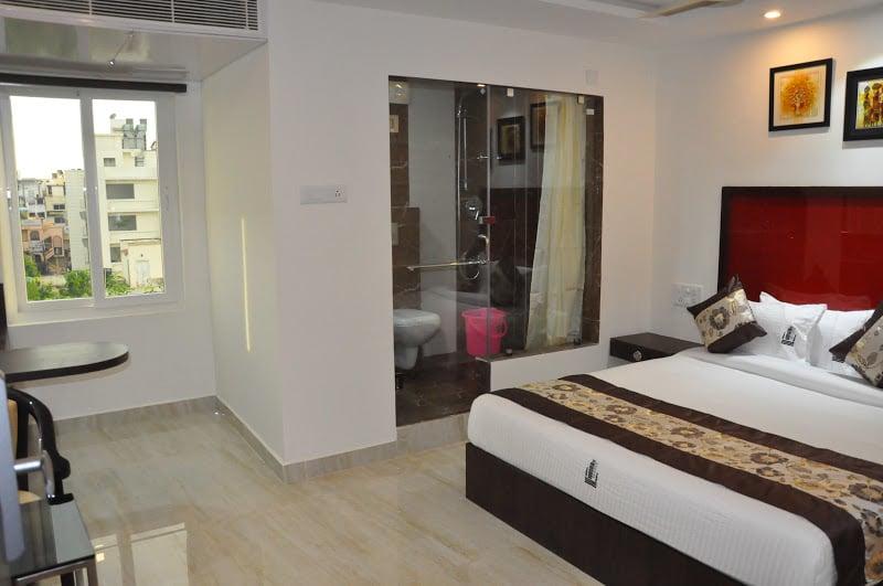 New Hotel Executive Inn 20