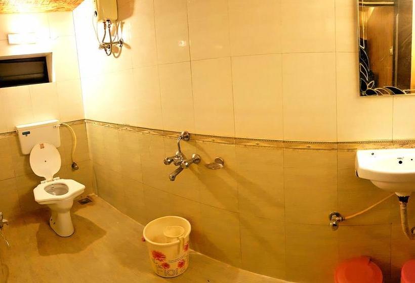 Hostel Bombay Backpackers Matheran 12