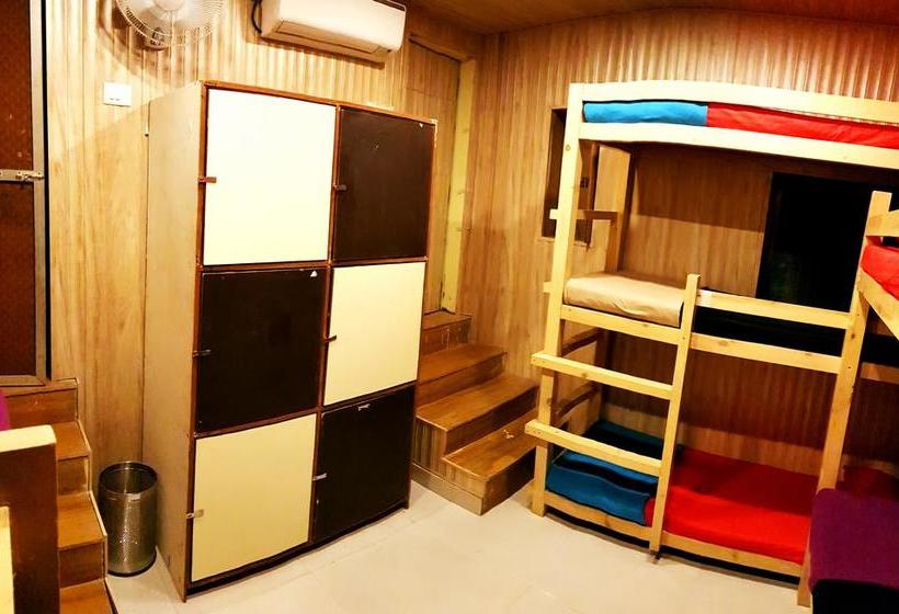 Hostel Bombay Backpackers Matheran 4