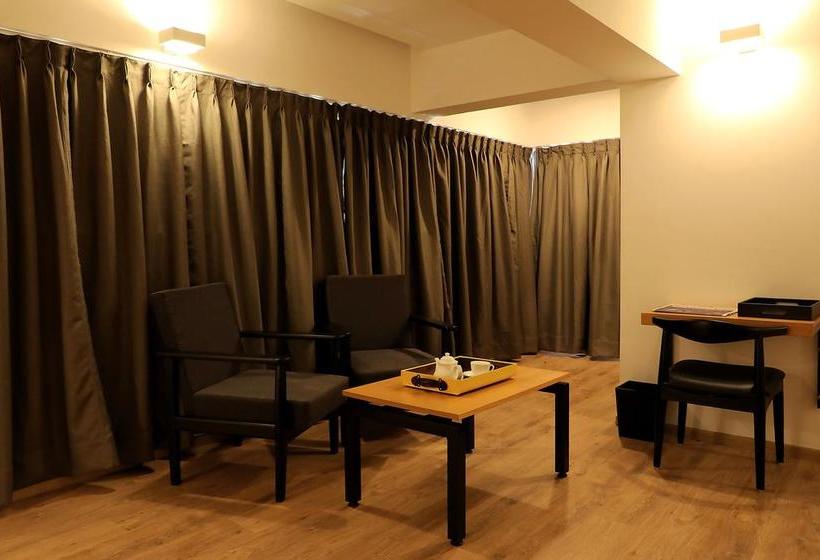 Hotel Oyo Townhouse 021 Bombay Exhibition Centre 16
