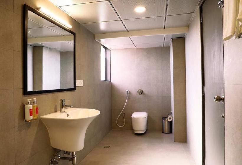 Hotel Oyo Townhouse 021 Bombay Exhibition Centre 17