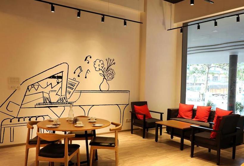 Hotel Oyo Townhouse 021 Bombay Exhibition Centre 9