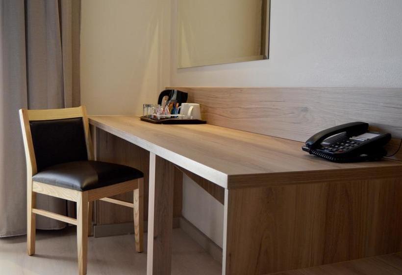 Hotel Regal Inn Midrand 12