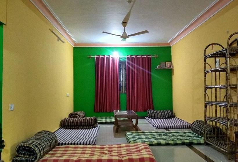 Bunkin Hostel Goa 8