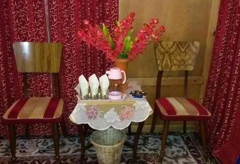 Bed and Breakfast Houseboat Panzey 11