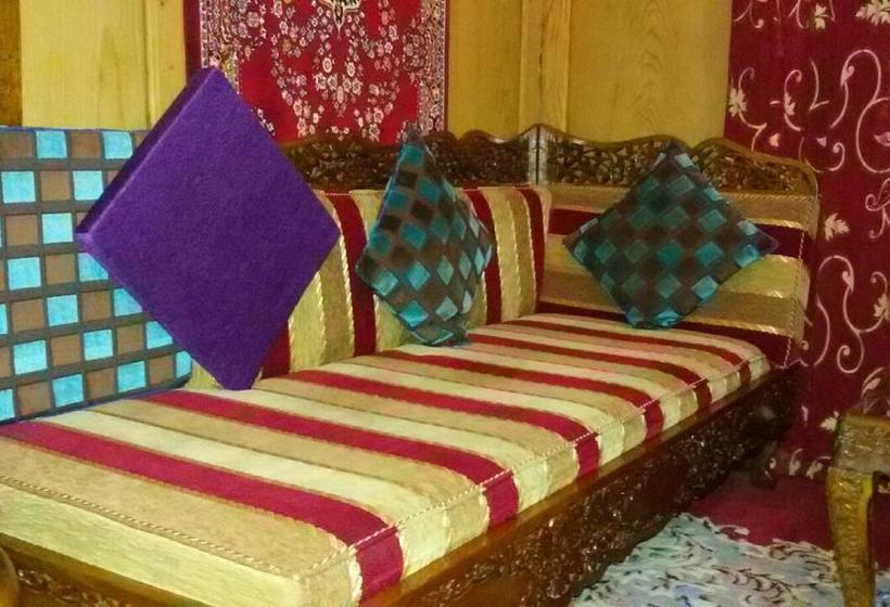 Bed and Breakfast Houseboat Panzey 13